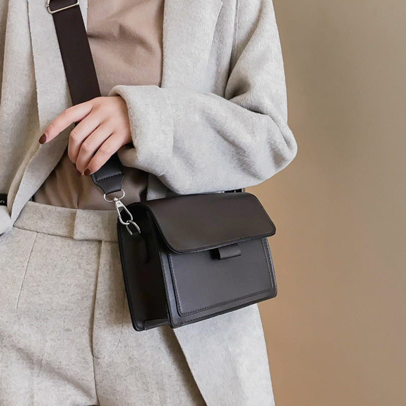 Petit sac carré à bandoulière large et rétro pour femmes