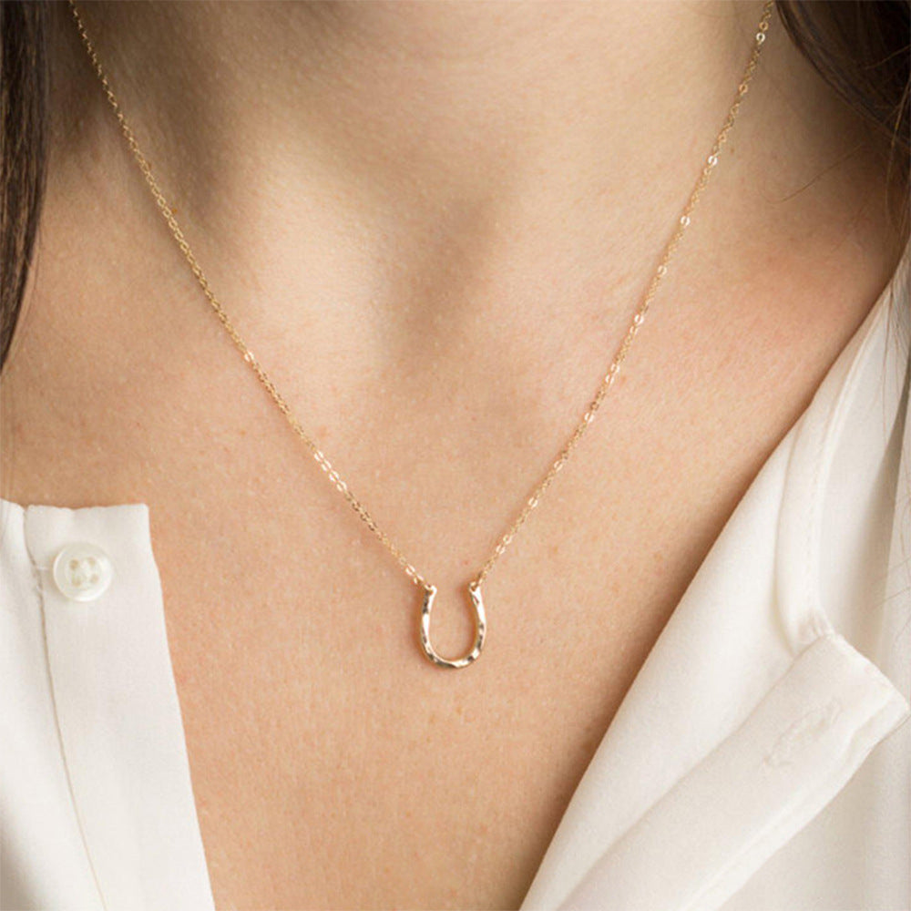 Collier ras du cou minimaliste en acier inoxydable 316L pour femme, pendentif en forme de fer à cheval, lettre U