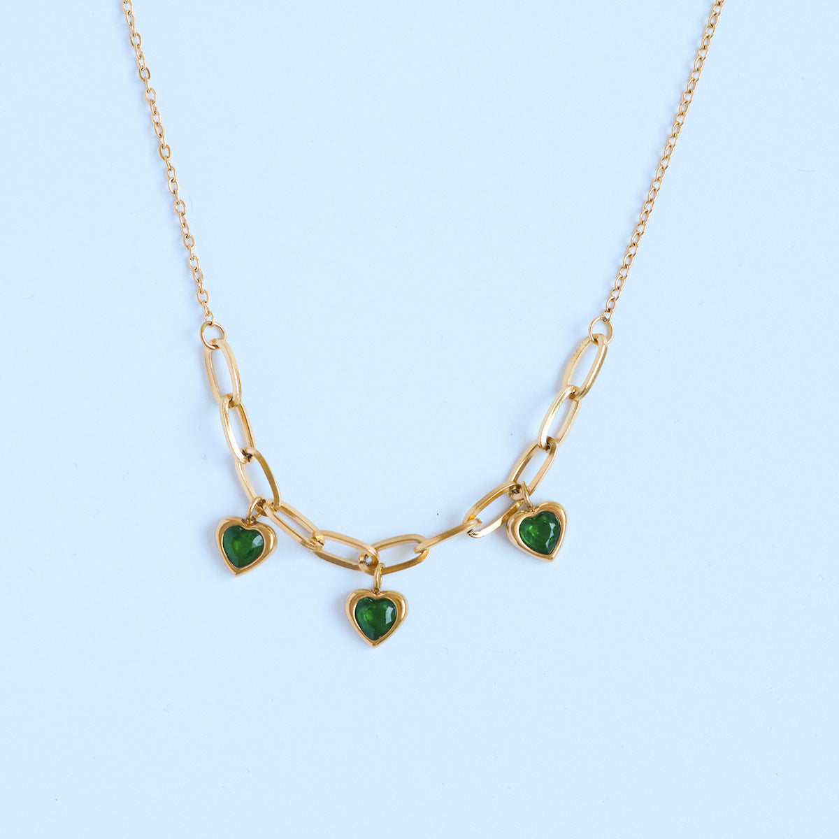 Collier pendentif classique Ins Wind Independent Station Love en forme de cœur en acier inoxydable, chaîne de pull en acier titane or 18 carats