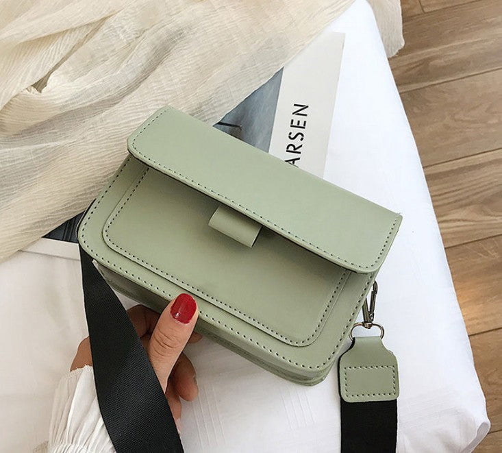 Petit sac carré à bandoulière large et rétro pour femmes
