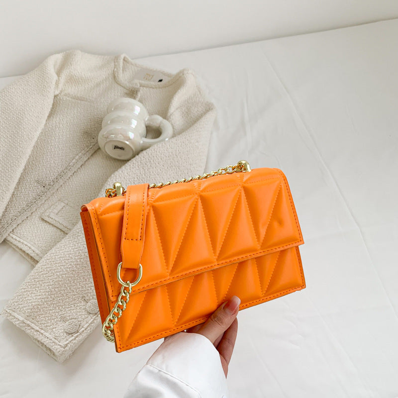 Petit sac carré à bandoulière tendance avec chaîne
