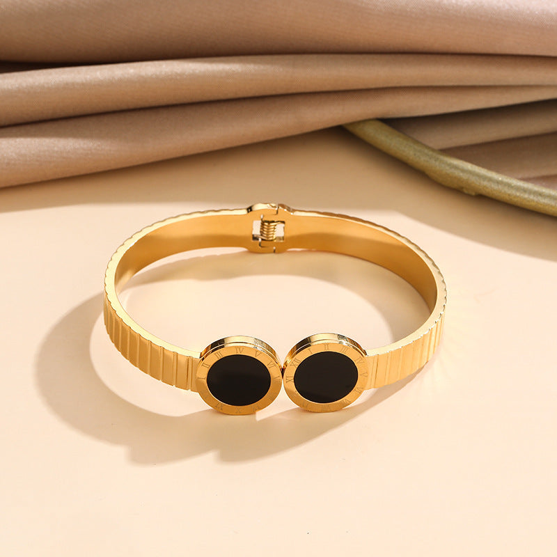 Bracelet en acier inoxydable grand teint avec chiffres romains