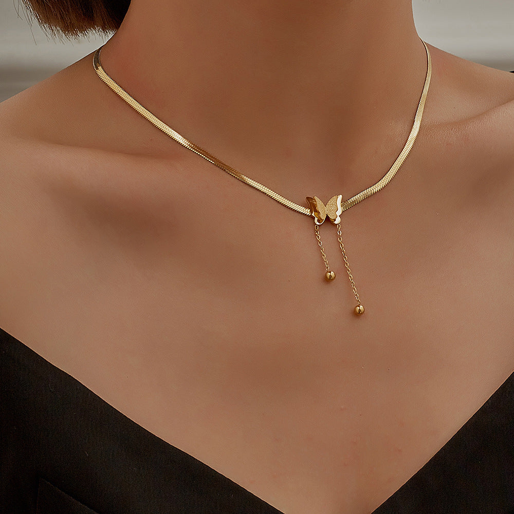 Collier pendentif papillon en acier inoxydable couleur or véritable préservant la mode chaîne en os de serpent