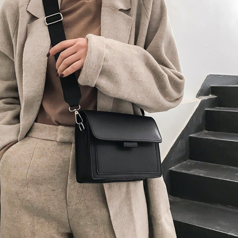 Petit sac carré à bandoulière large et rétro pour femmes