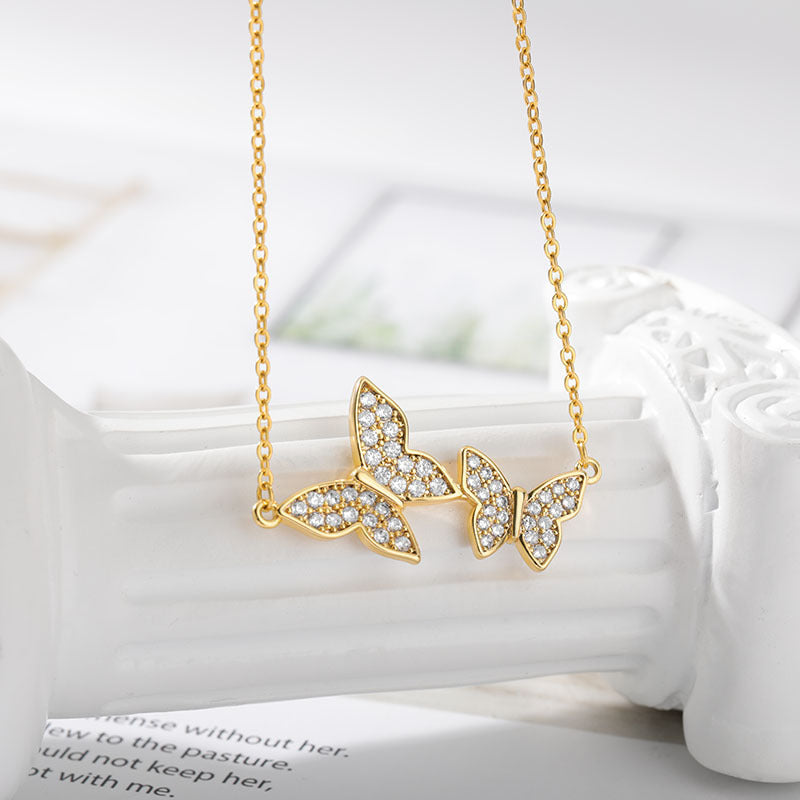 Collier tendance avec pendentif papillon en cristal et zircon pour femme, chaîne dorée en acier inoxydable, bijou tendance pour couple et fille, cadeau idéal