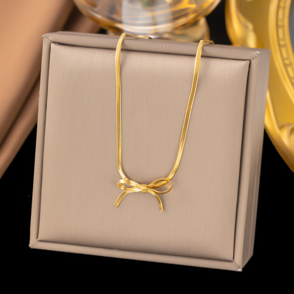 Collier tendance en acier inoxydable plaqué or avec nœud papillon pour femme, chaîne serpent, élégant, design de niche, breloques, ras du cou, bijoux cadeaux
