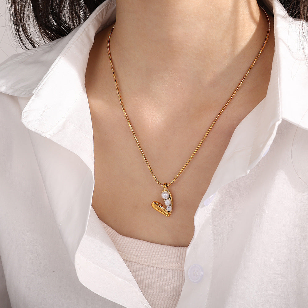 Chaîne de clavicule pour femme en acier inoxydable, design polyvalent et adapté aux centres d'intérêts, idéale pour le vent froid