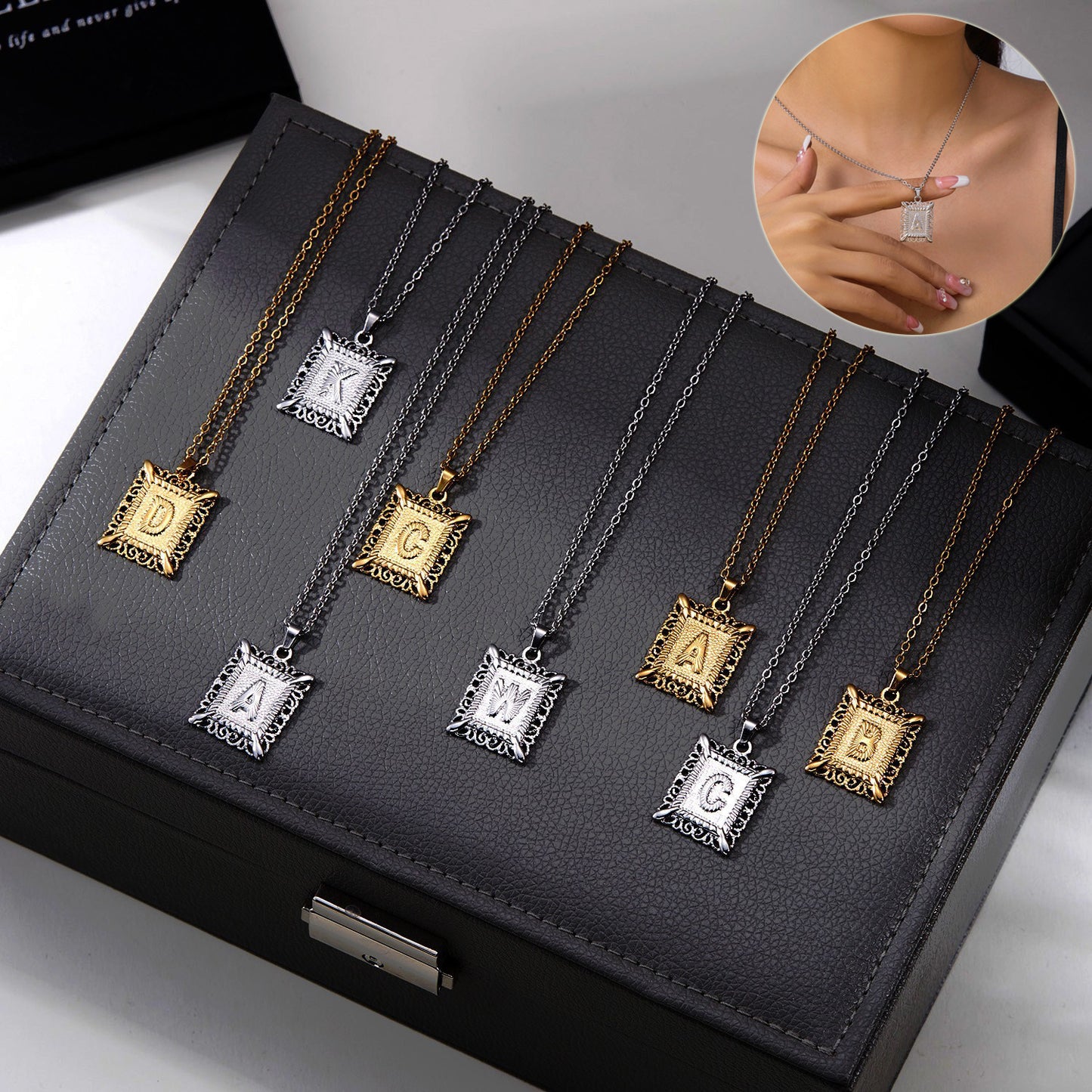 Collier ras du cou en acier inoxydable avec initiales de l'alphabet 26 pour homme et femme, couleur or, idéal pour une fête d'anniversaire ou comme cadeau.