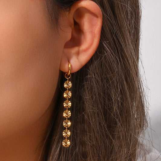Boucles d'oreilles longues en acier inoxydable plaqué 18 carats avec chaîne en forme de flocon de neige