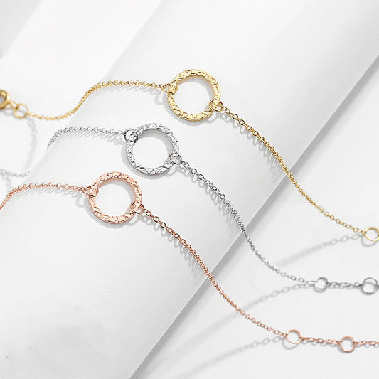 Bracelet avec un cercle en acier inoxydable