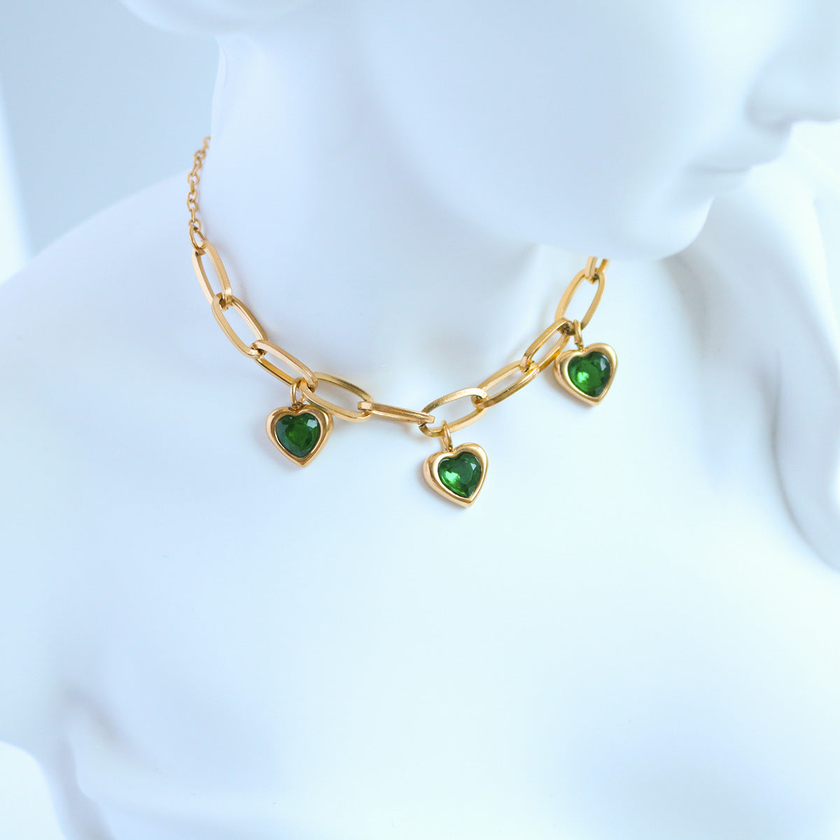 Collier pendentif classique Ins Wind Independent Station Love en forme de cœur en acier inoxydable, chaîne de pull en acier titane or 18 carats