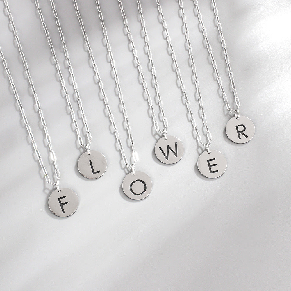 Collier euraméricain en acier inoxydable avec lettres, tendance hip-hop, pendentif creux en 26 lettres anglaises, chaîne de clavicule, accessoires en gros