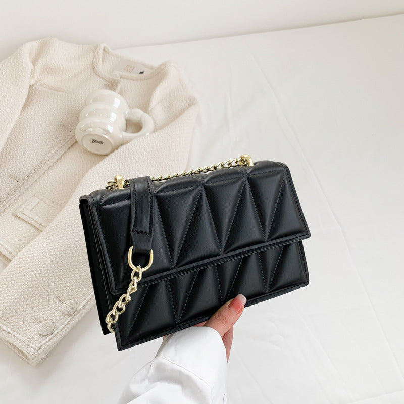 Petit sac carré à bandoulière tendance avec chaîne