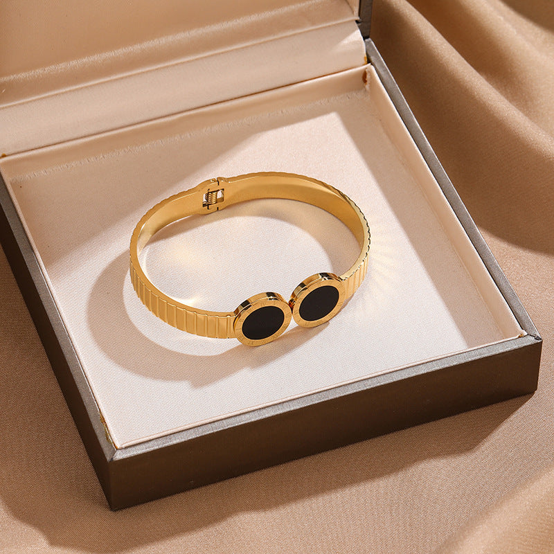 Bracelet en acier inoxydable grand teint avec chiffres romains