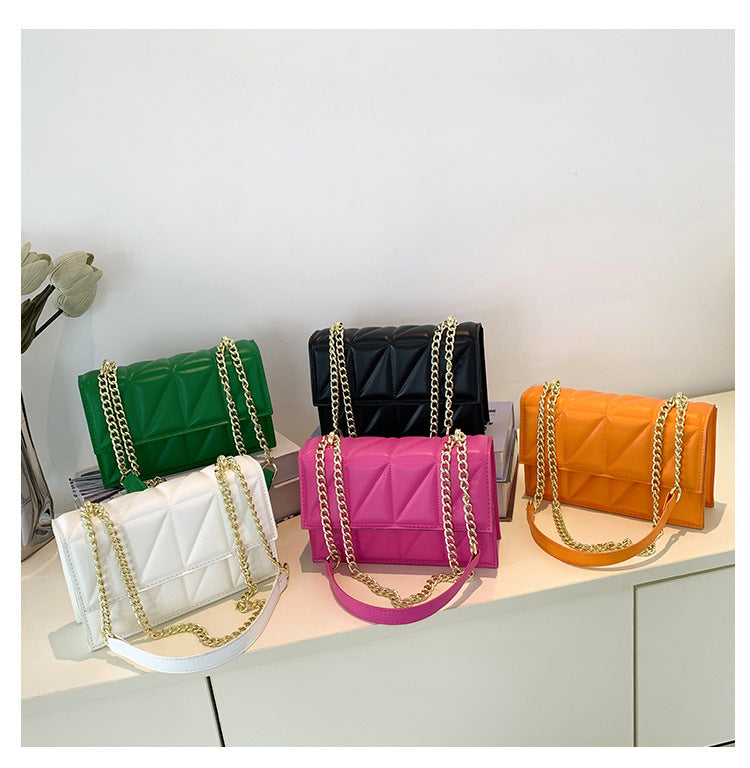 Petit sac carré à bandoulière tendance avec chaîne
