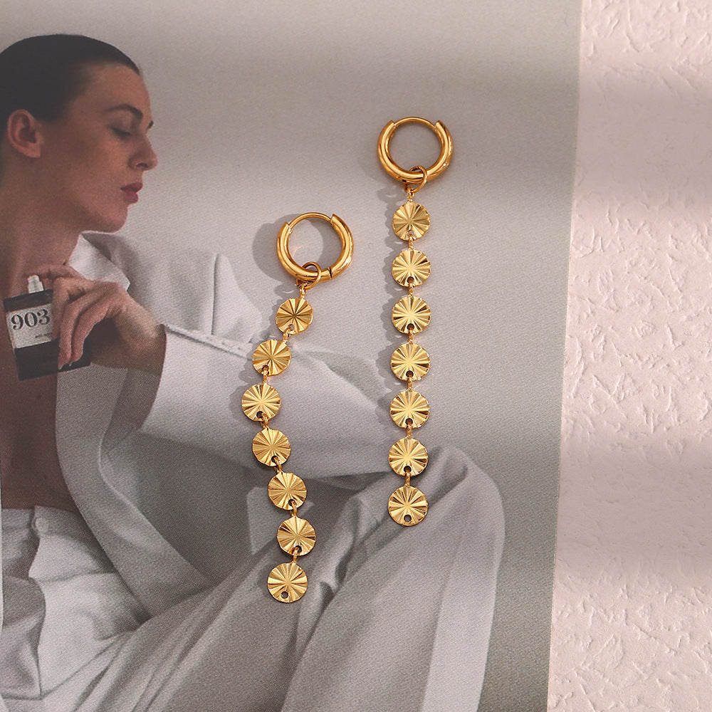 Boucles d'oreilles longues en acier inoxydable plaqué 18 carats avec chaîne en forme de flocon de neige