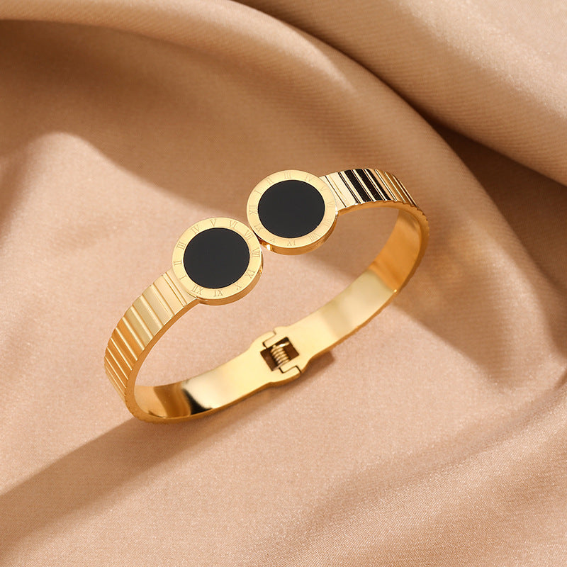 Bracelet en acier inoxydable grand teint avec chiffres romains