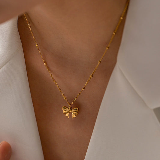 Collier pendentif papillon en acier inoxydable doré 18 carats, exquis et léger