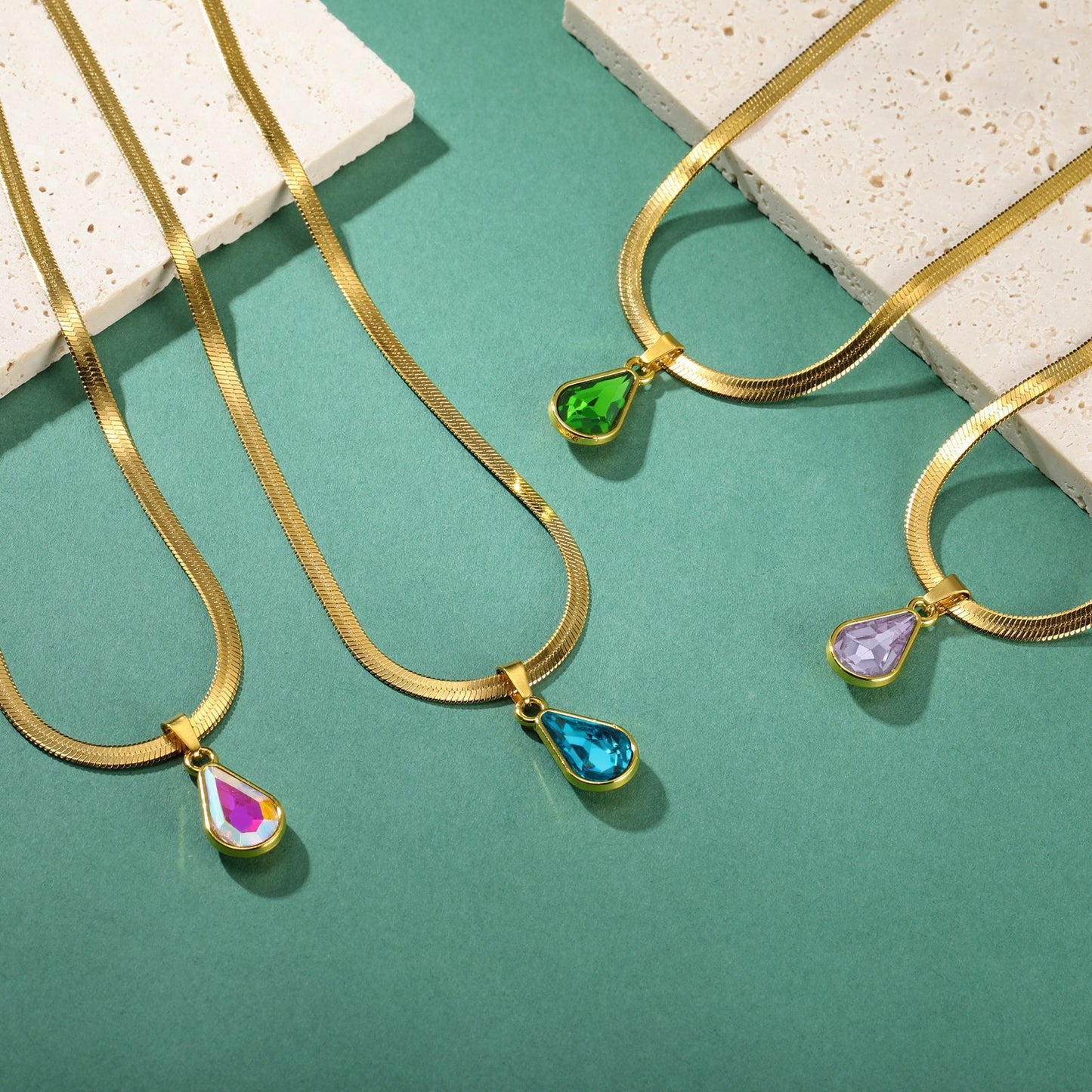 Collier pendentif goutte d'eau en cristal coloré pour femme, chaîne serpent en acier inoxydable, collier tendance pour femme