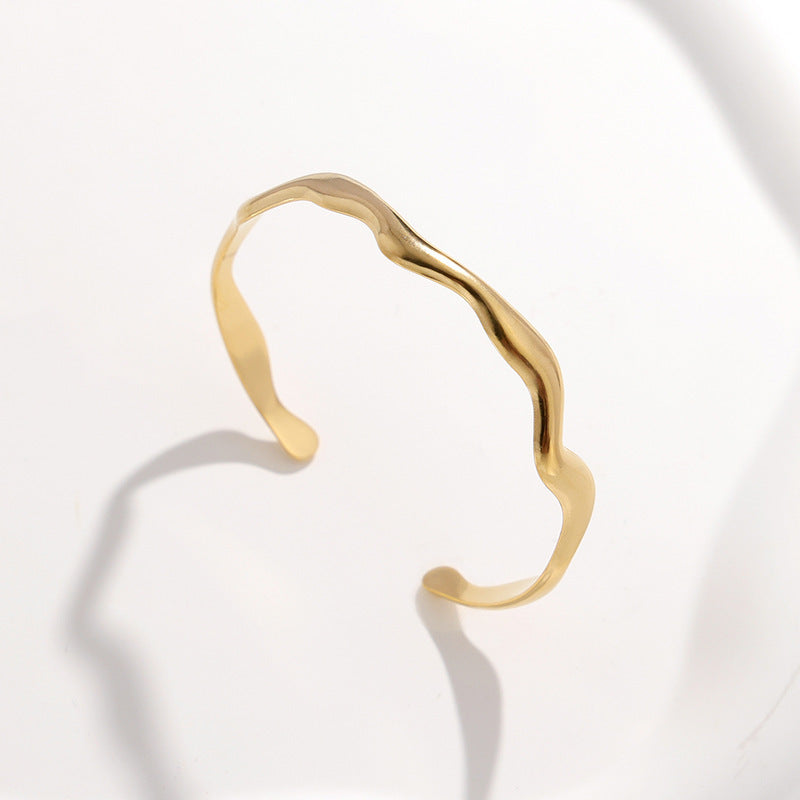 Bracelet simple ondulé en acier inoxydable et titane