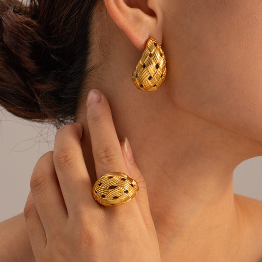Boucles d'oreilles en acier titane et or, texture tissée, goutte d'eau