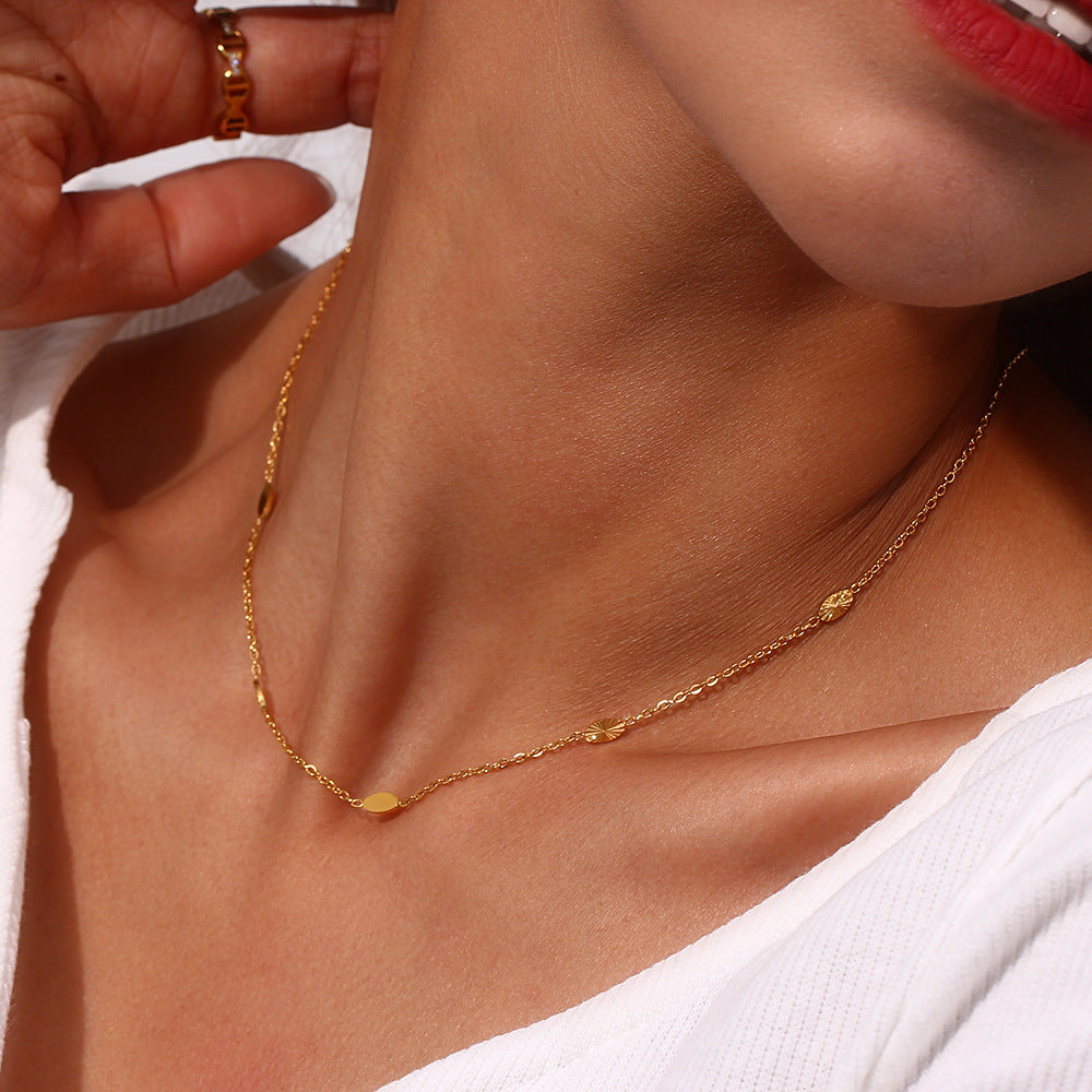 Chaîne de clavicule de luxe simple et légère en acier inoxydable plaqué 18 carats