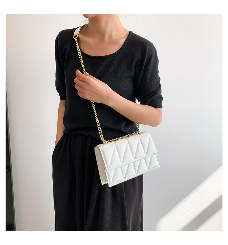 Petit sac carré à bandoulière tendance avec chaîne
